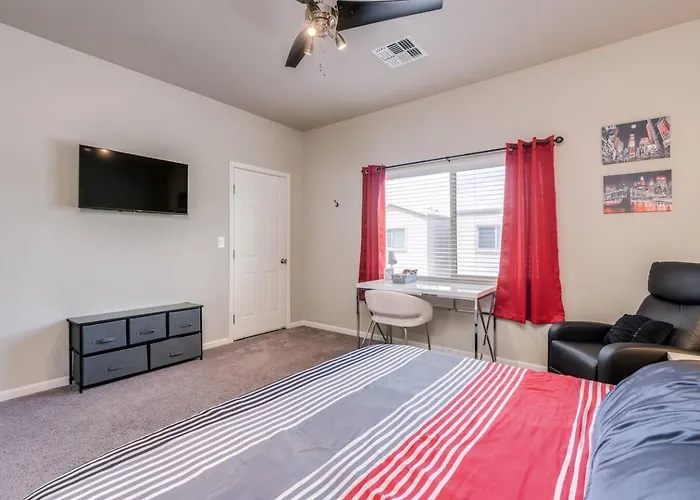 Master King - Private Bathroom! * Tucson
